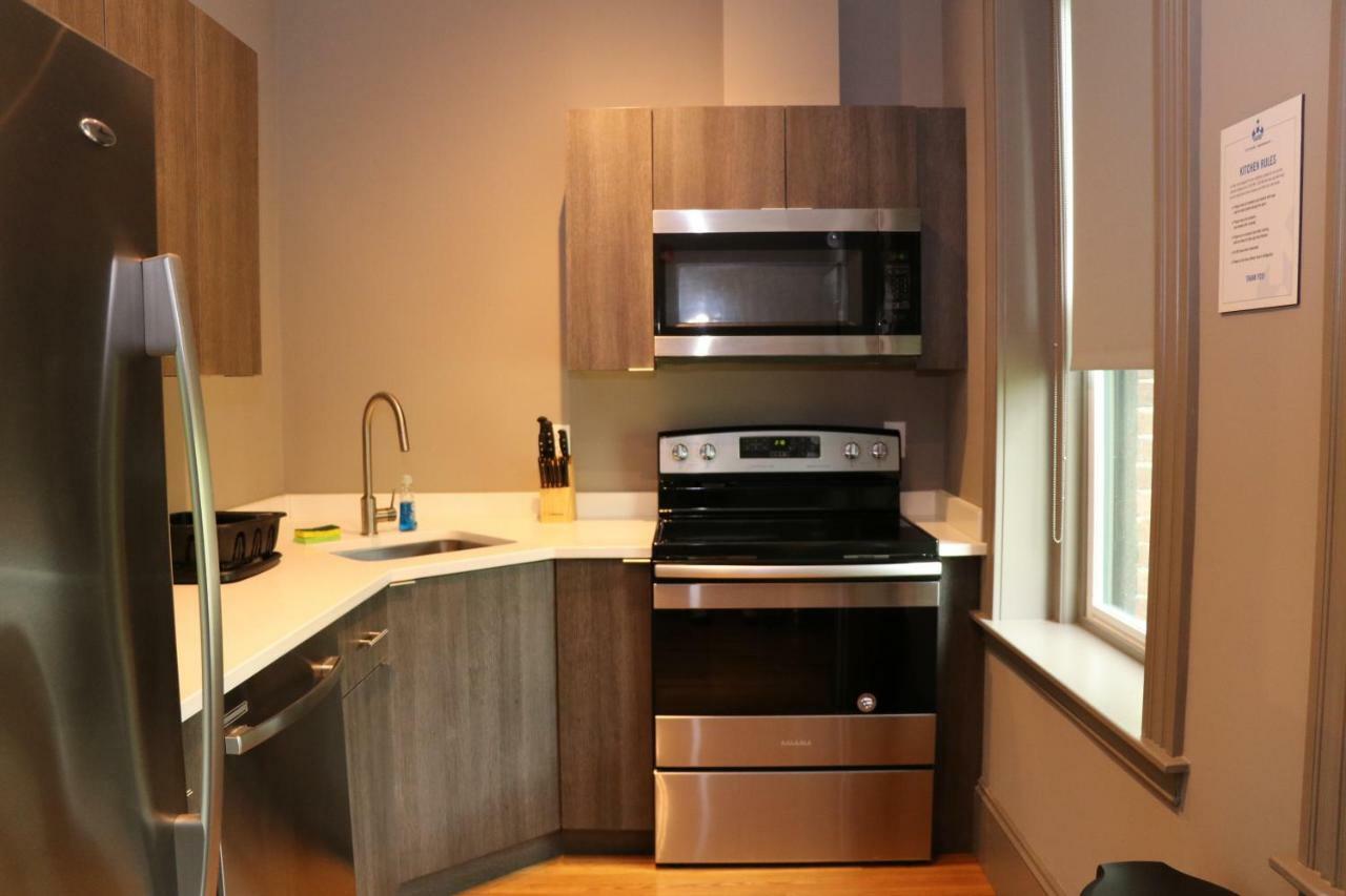 A Stylish Stay W/ A Queen Bed, Heated Floors.. #26 Brookline Eksteriør bilde