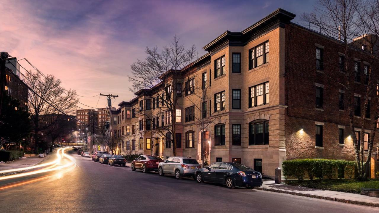 A Stylish Stay W/ A Queen Bed, Heated Floors.. #26 Brookline Eksteriør bilde